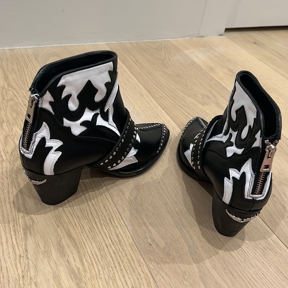 Zadig & Voltaire | NWOB Cara Black and White Cow Print booties - Size IT 39 - Picture 8 of 11